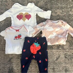 Preemie Baby Clothing Set with Heart and Strawberry Designs